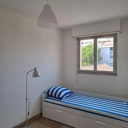 Bel Hyeres, Piscine アパート イエール