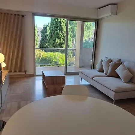 Bel Hyeres, Piscine イエール